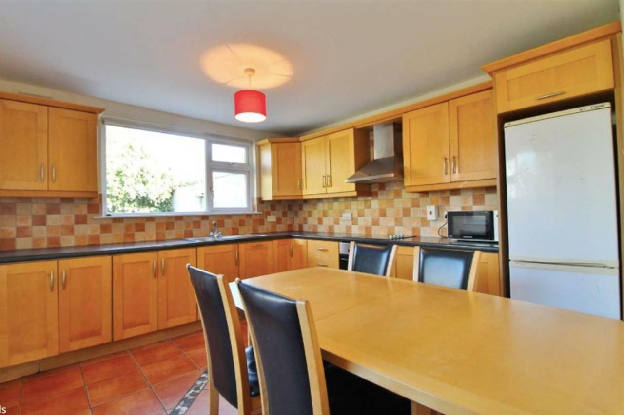 3 Bedroom Family In Residential Area Near Centre * Dublin