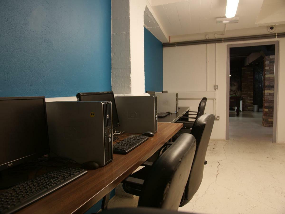 Hostel Abbey Court *