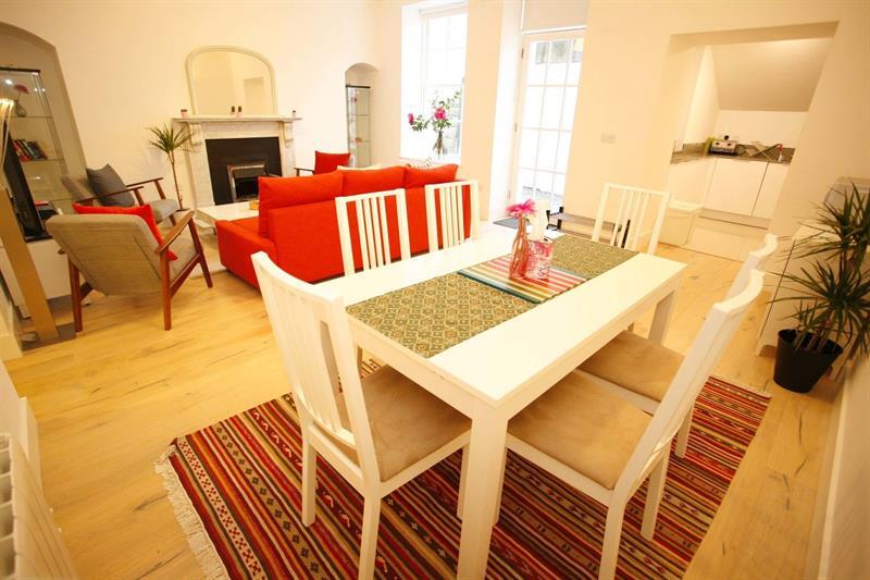 Short Let Direct - Mountjoy Square D1 Apartment *