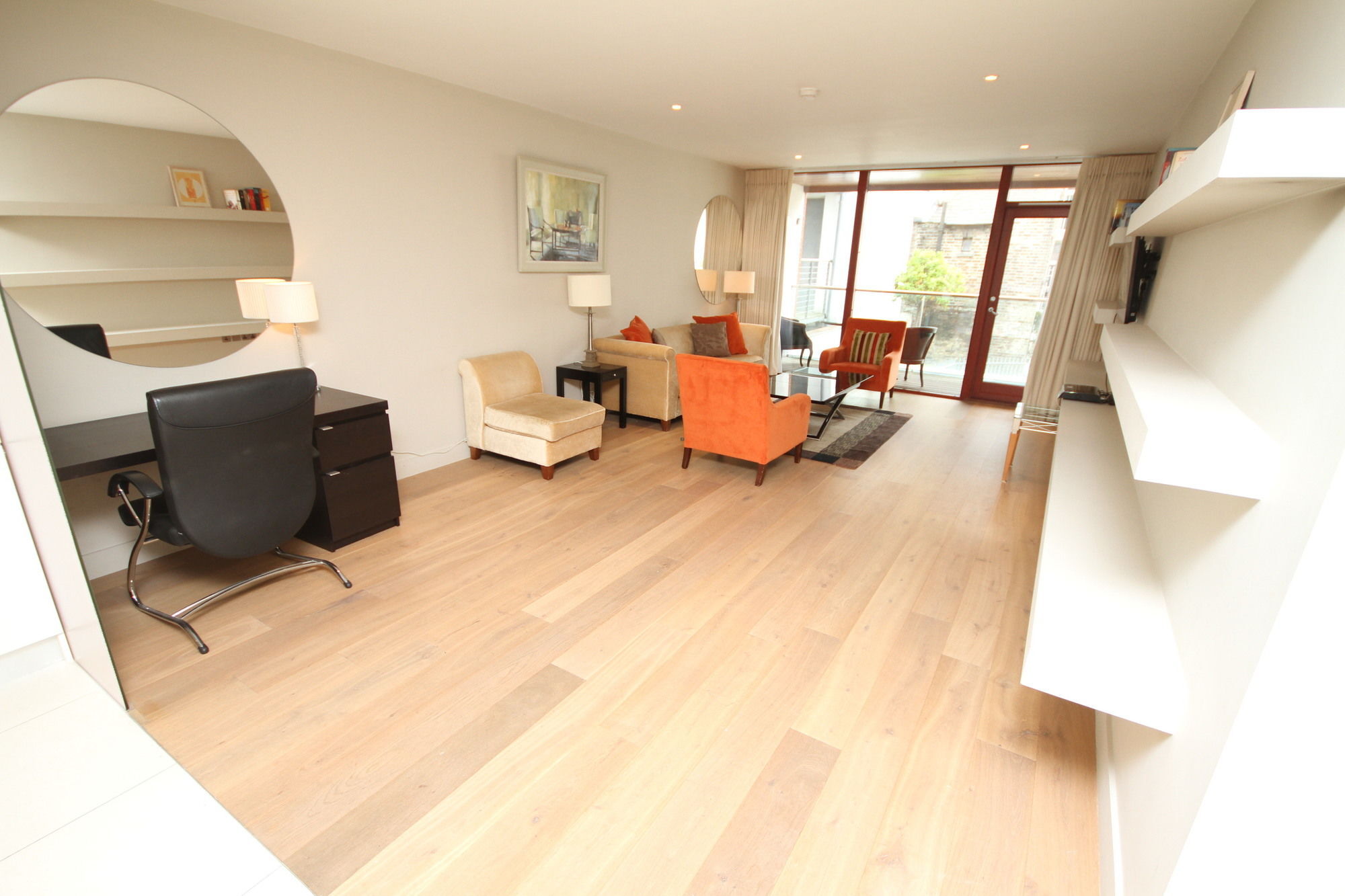 Lower Baggot Street Apartment *