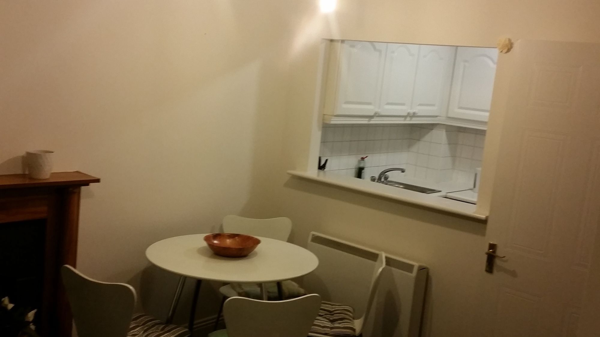 Jervis Place Apartment *