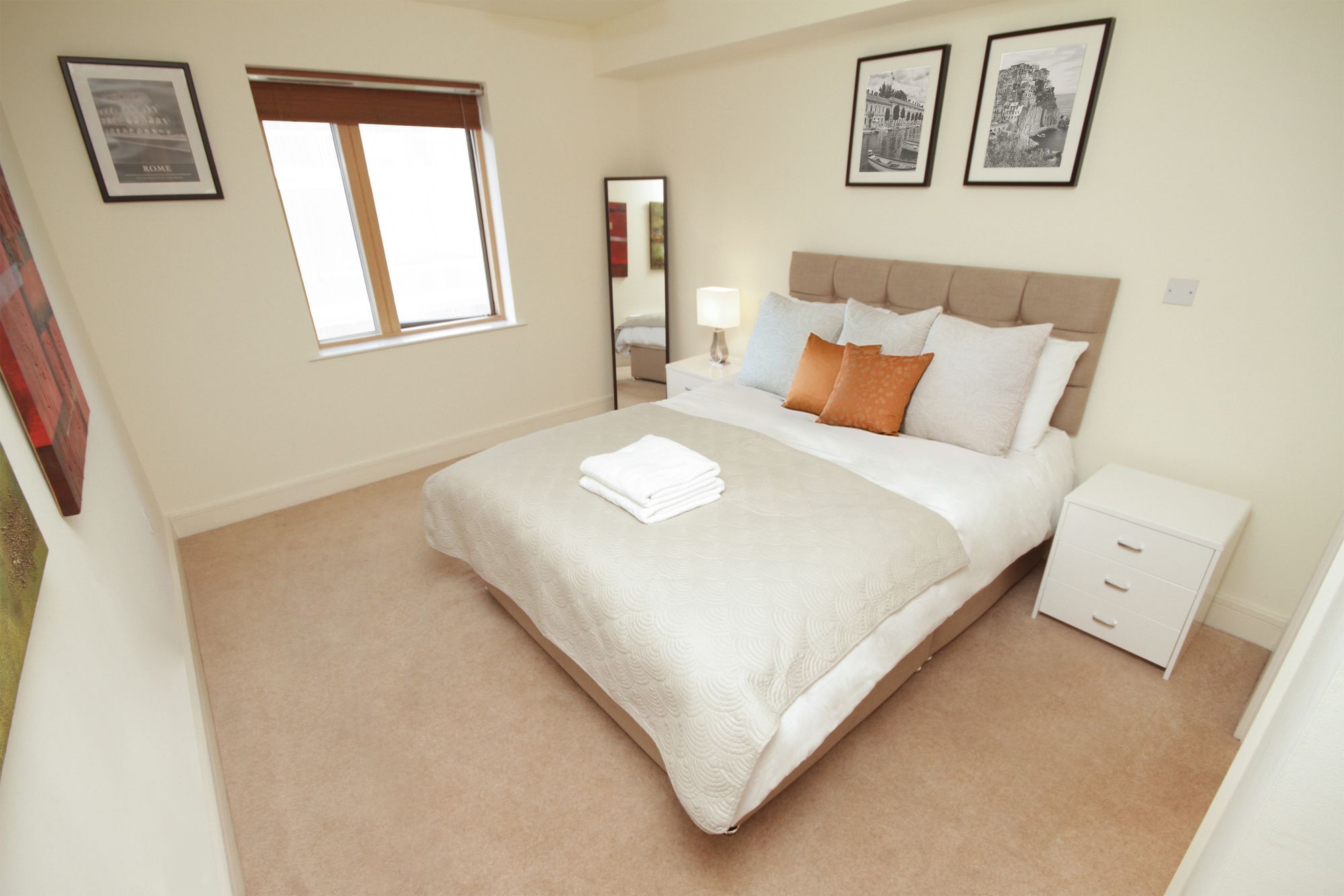 Grand Canal Quay Sleeps 8