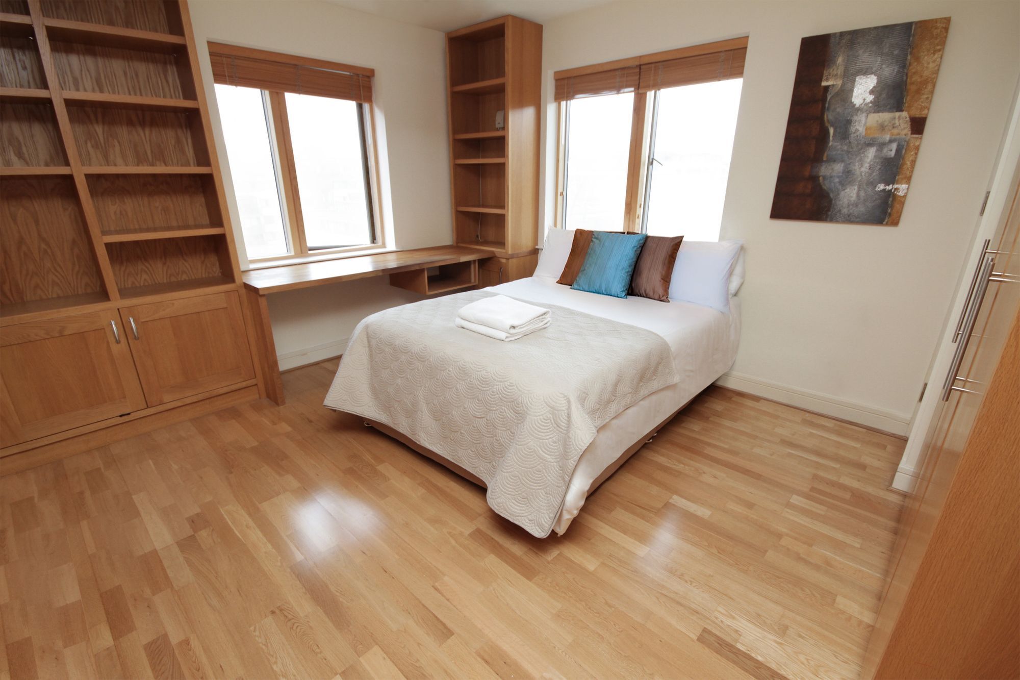 Grand Canal Quay Sleeps 8 *