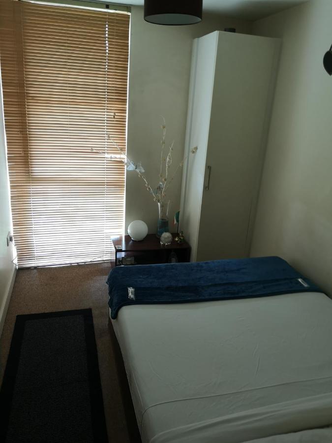Mellowes Quay Apt *