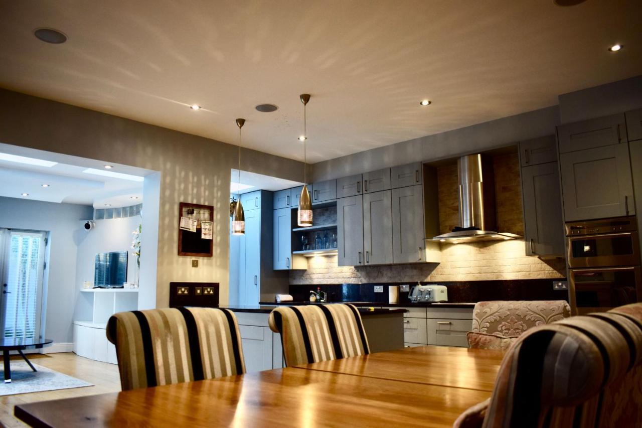 Vakantiehuis Refurbished Traditional Townhouse *