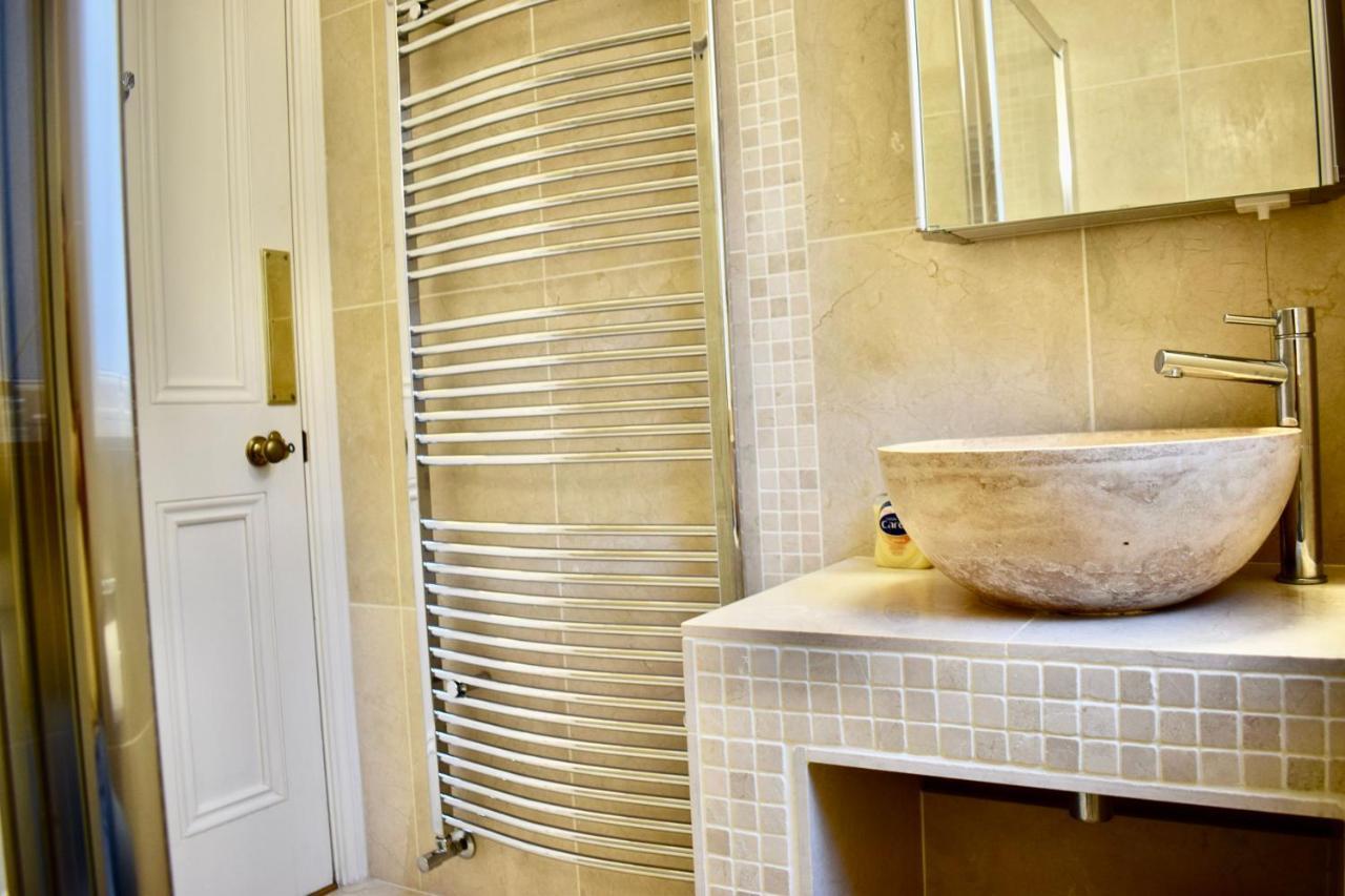 Refurbished Traditional Townhouse Vakantiehuis