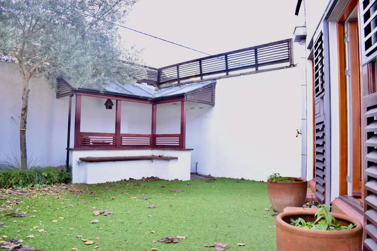 Vakantiehuis Refurbished Traditional Townhouse