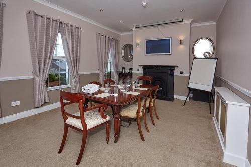 Uppercross House Hotel 3*