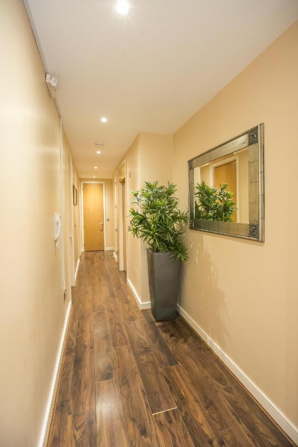 Apartment Grand Canal Square Dublin