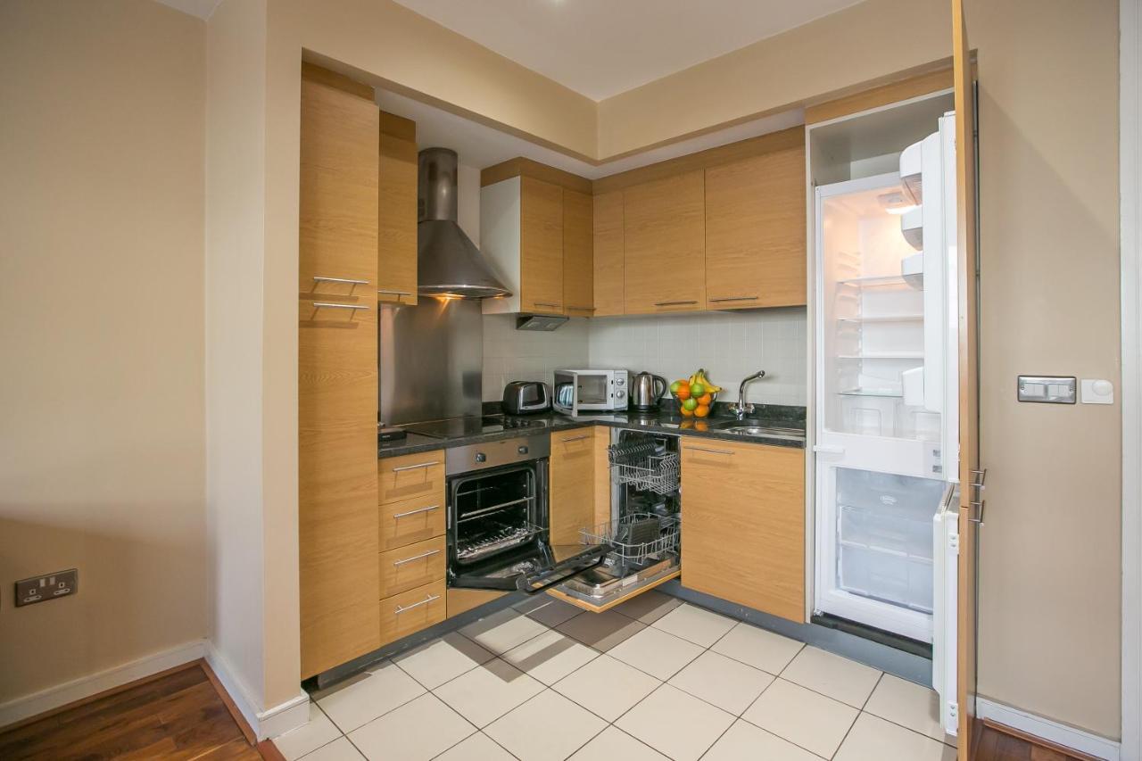 Grand Canal Square Apartment