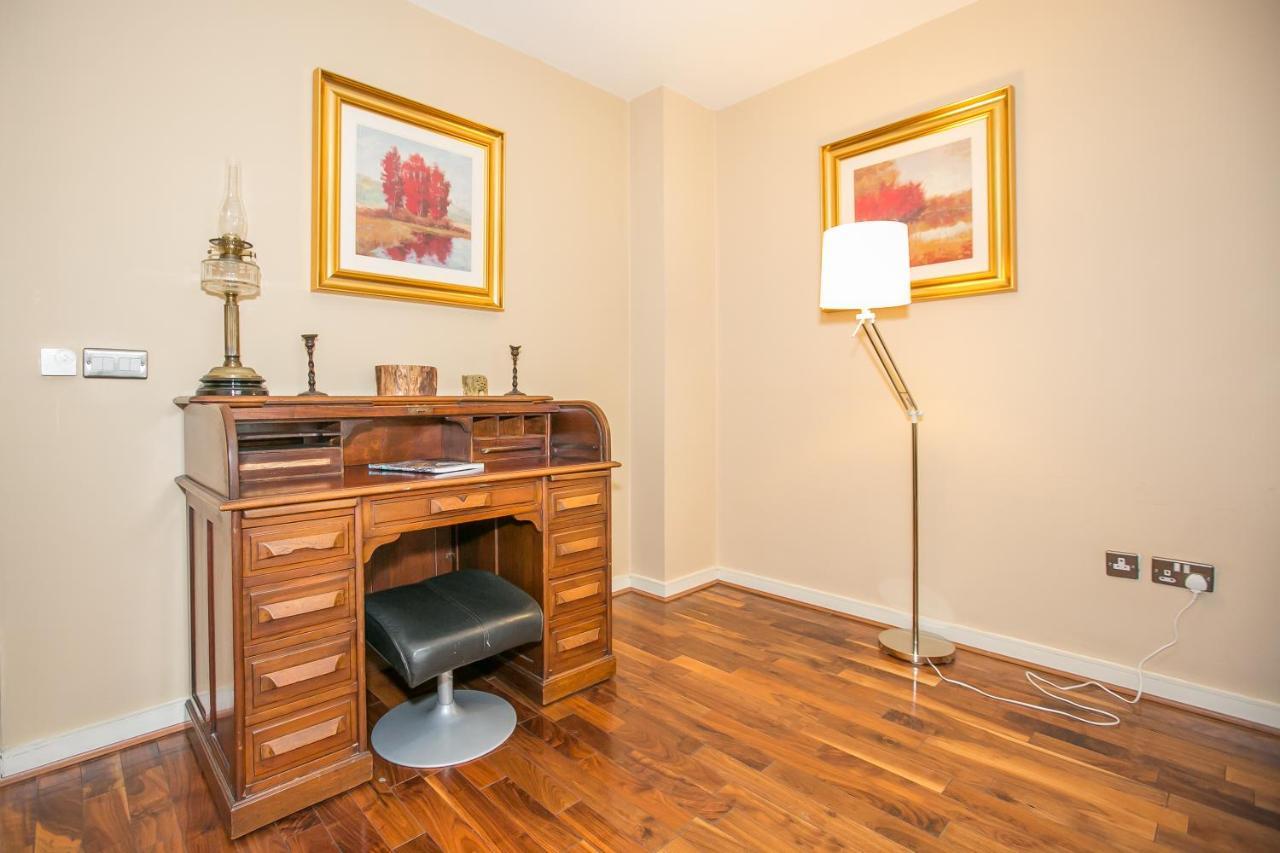 Grand Canal Square Apartment