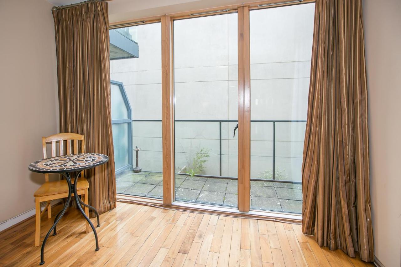 Apartment Grand Canal Square Dublin