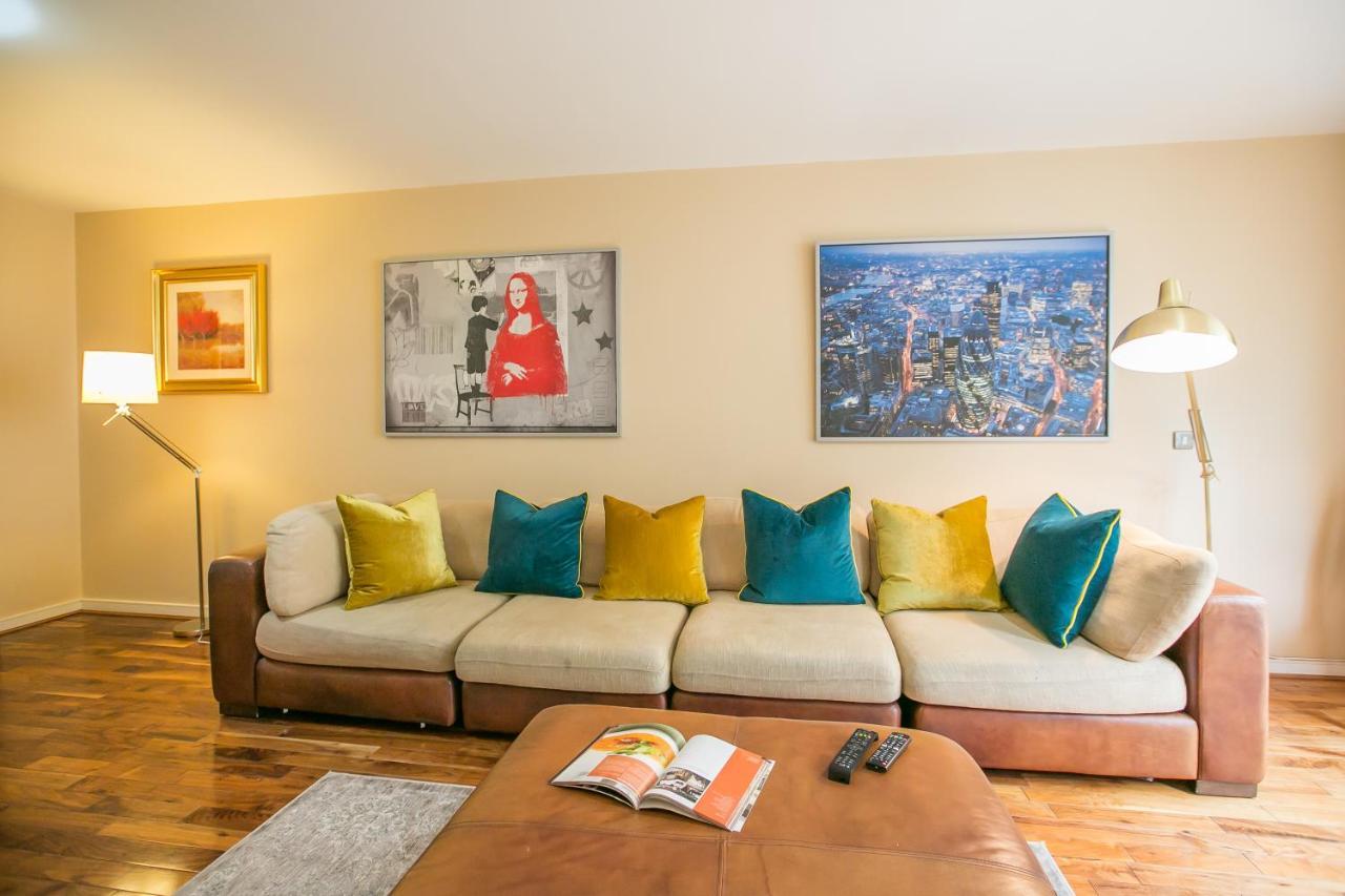 Grand Canal Square Apartment