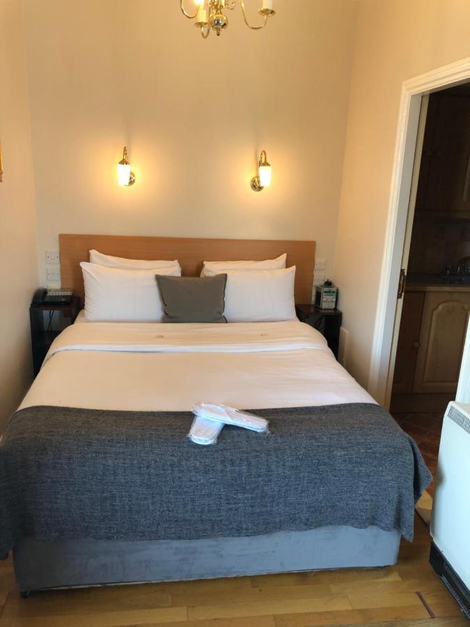 The Leeson Guest house 2*