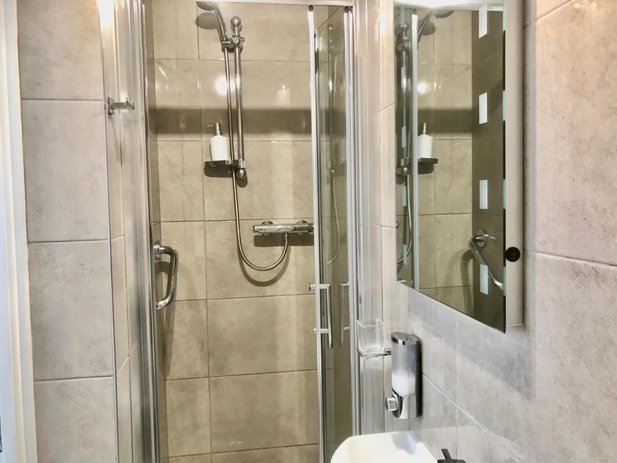 Almara 3* Dublin