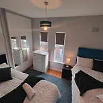 Modern 4 Bedroom Townhouse In City Centre