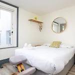 Charming Victorian 3Bd Townhouse With Free Parking