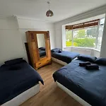 Big Family Room In Room At 2 Iveragh Rd-4