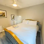 Molloys Apartments