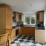 Superb Double Room Near Airport - 3