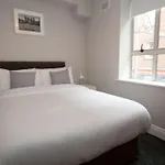 Wolf Tone Street Aparthotel