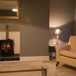 Temple Street Aparthotel