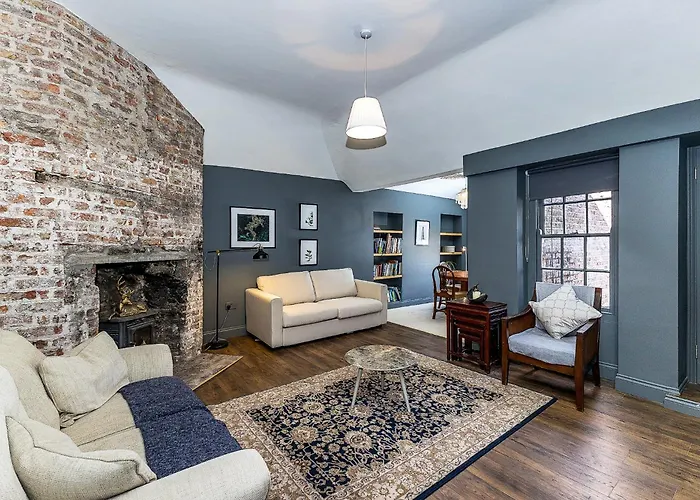 Ulster Apartment, 7 Henrietta Street, Dublin City Centre