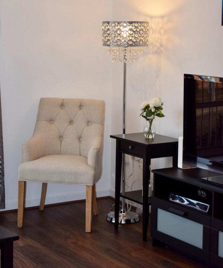 2 Bedroom Near Historical Christchurch Apartment *