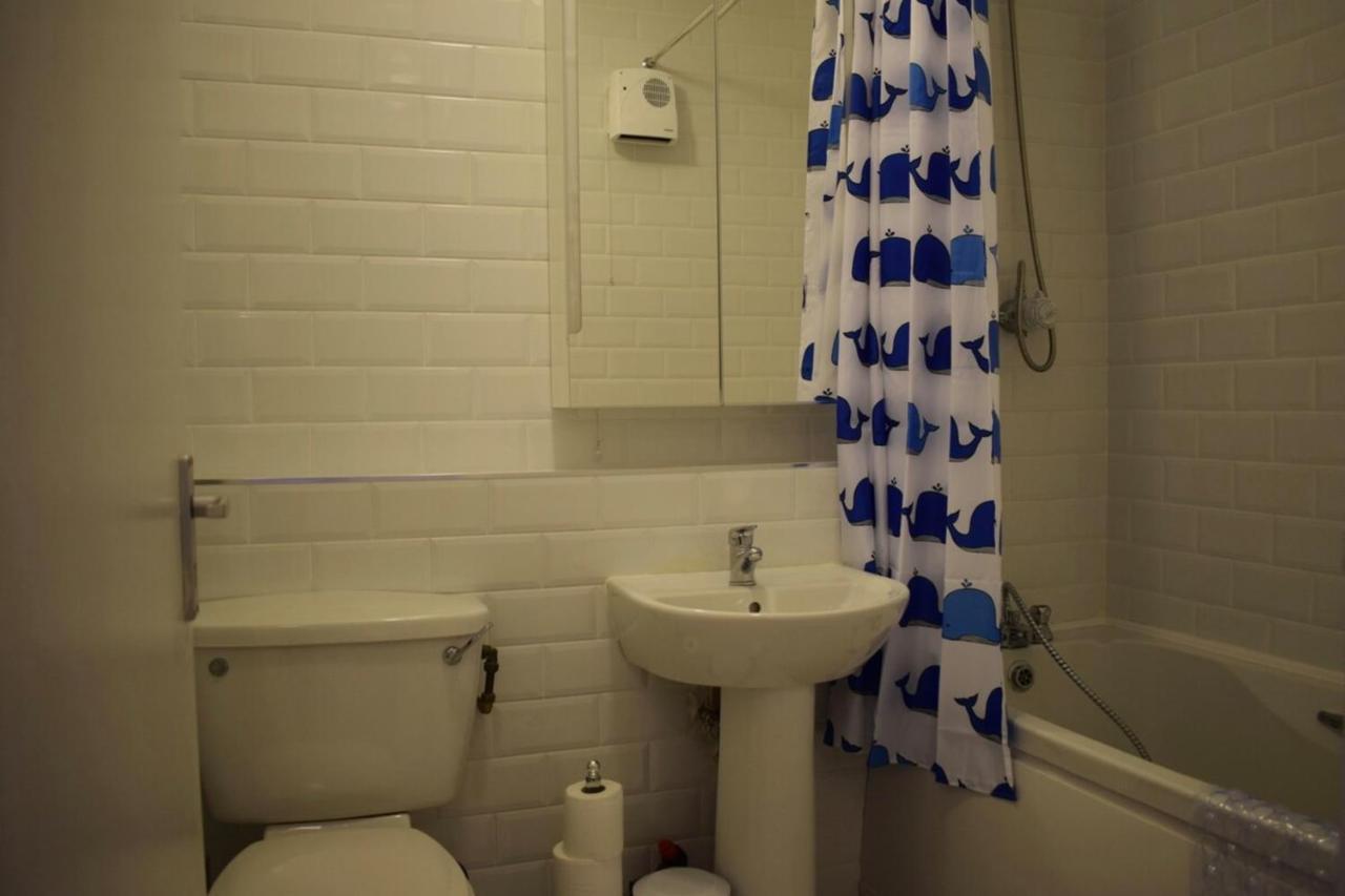 2 Bedroom Near Historical Christchurch Apartment