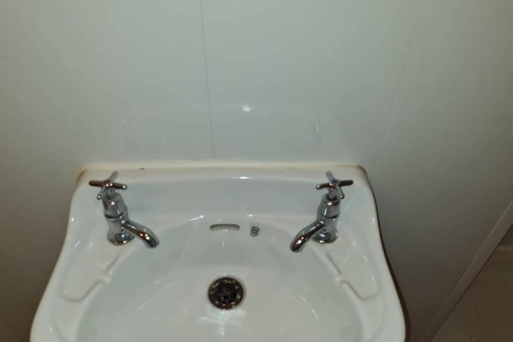 1 Bed Room Apartment Apartment *