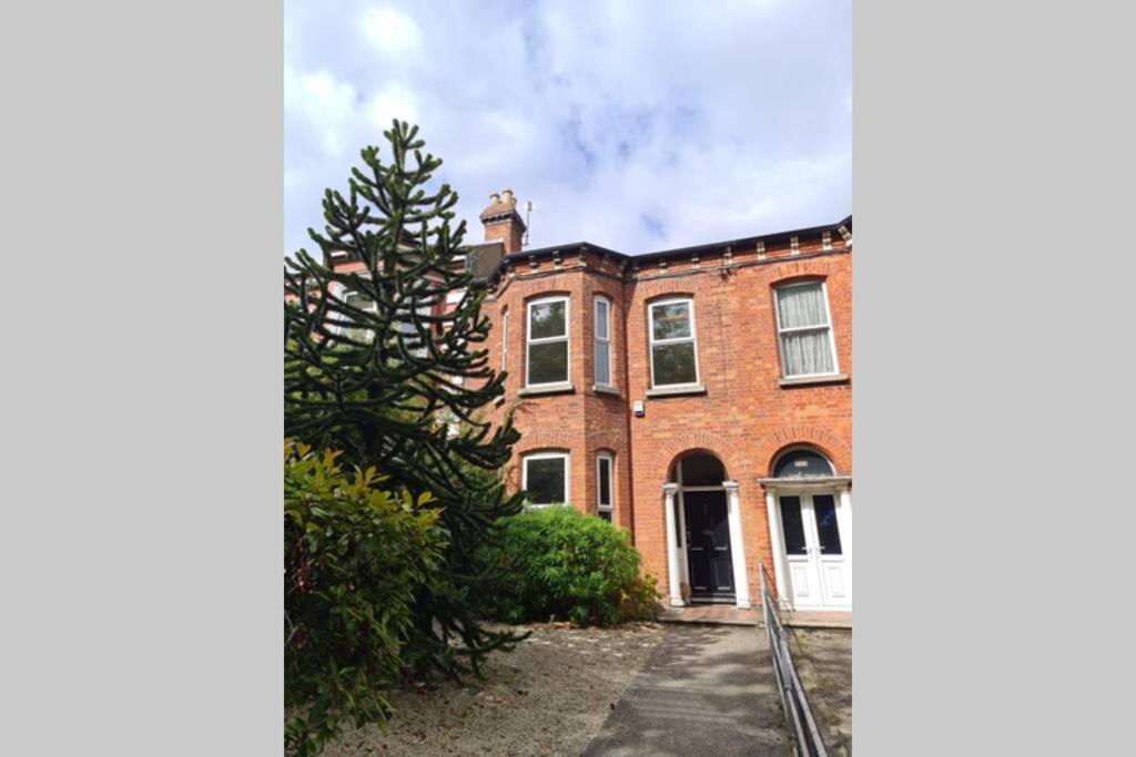 1 Bed Room Apartment Apartment *