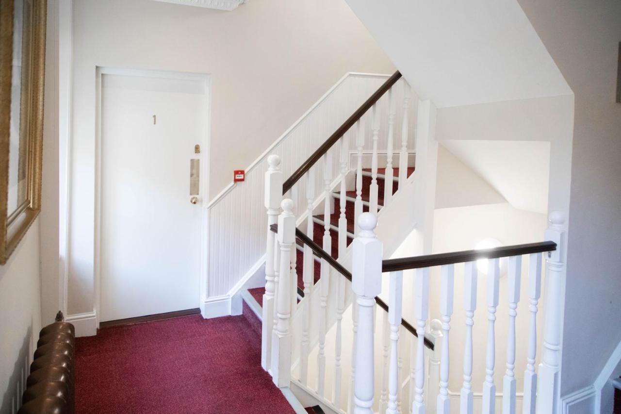 Apartment Molloys