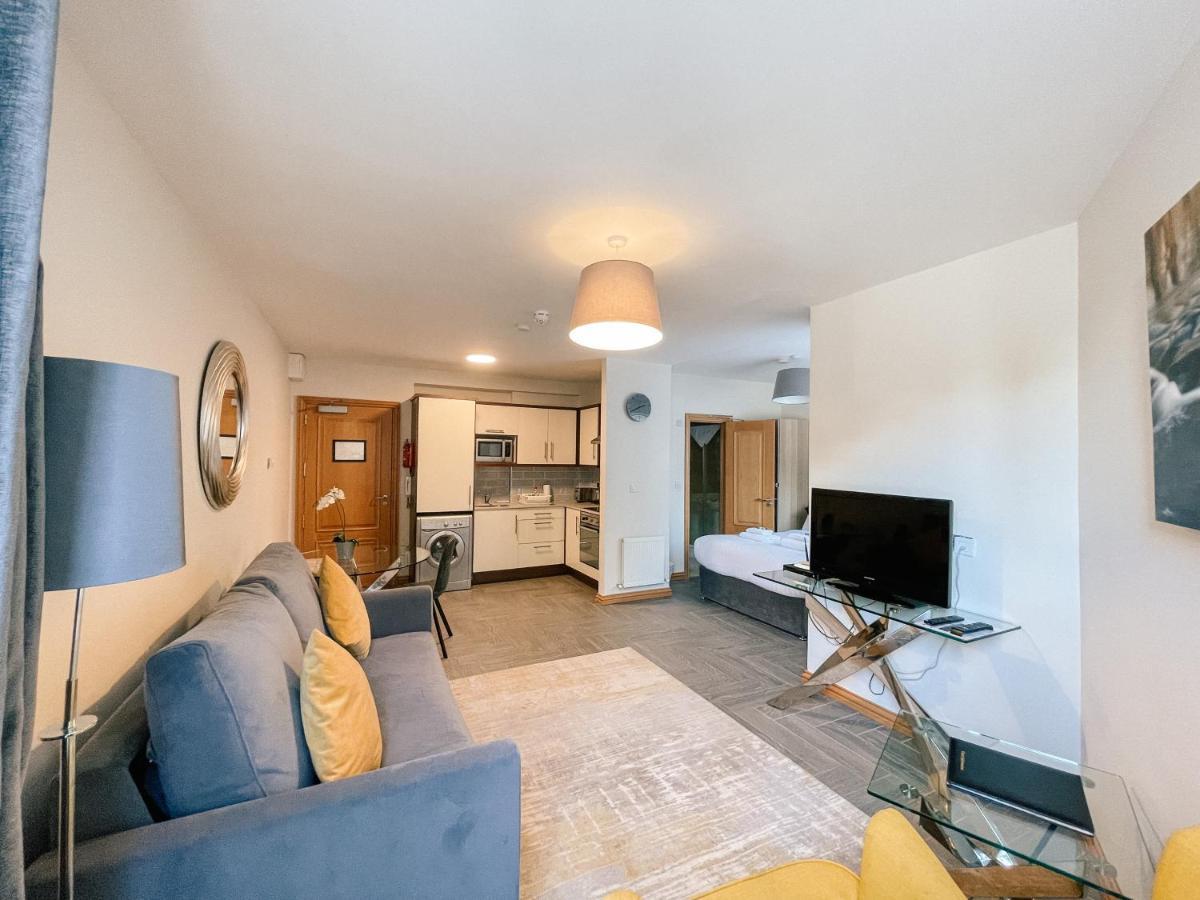 Broc House Aparthotel 4*
