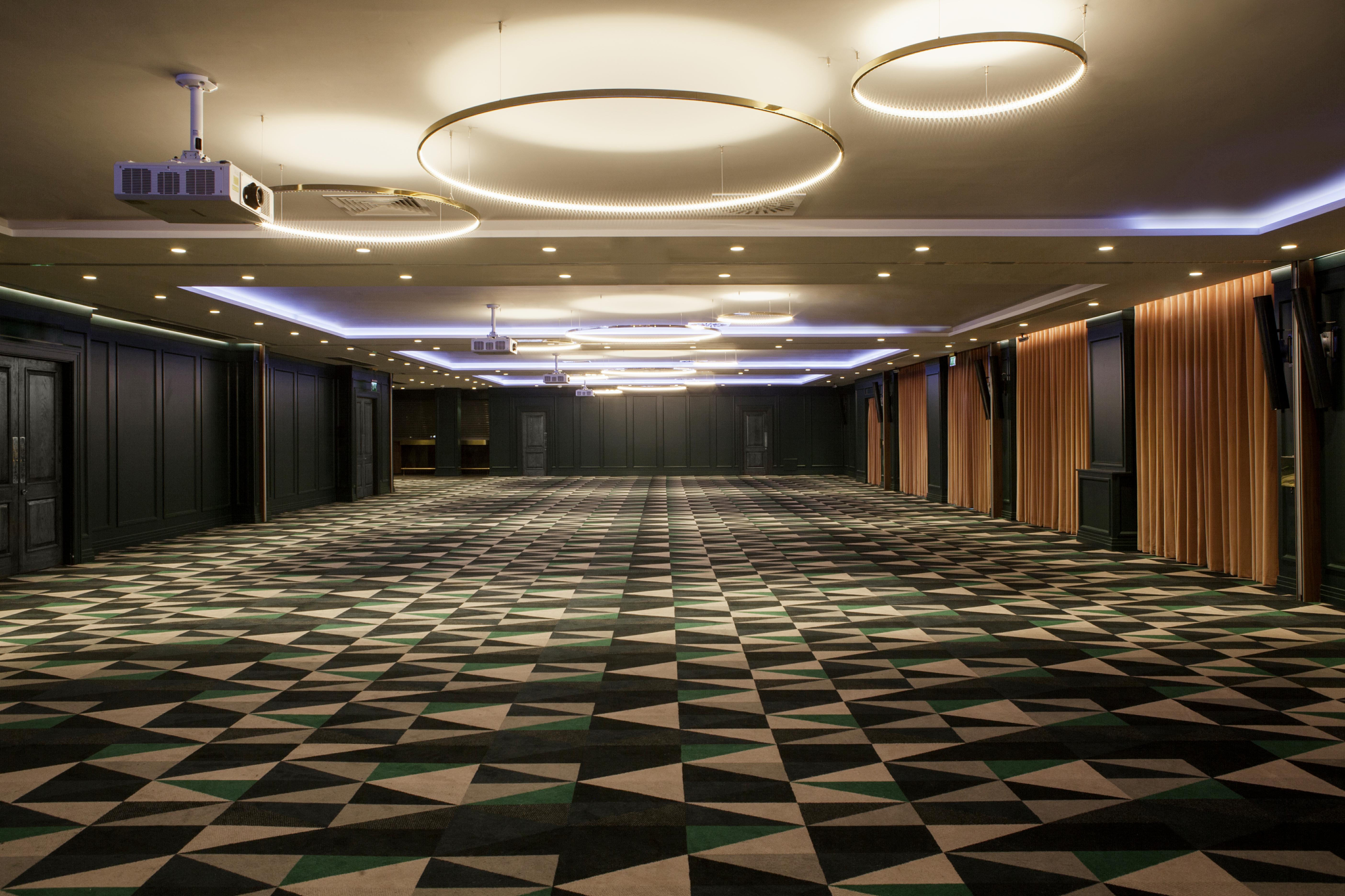 Hotel The Alex 4*