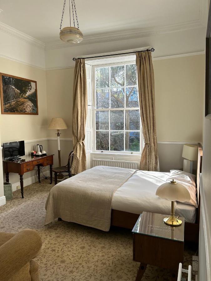 Harveys 3* Dublin