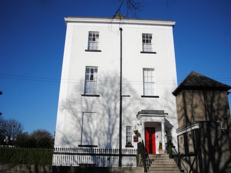 Morehampton Townhouse 3*
