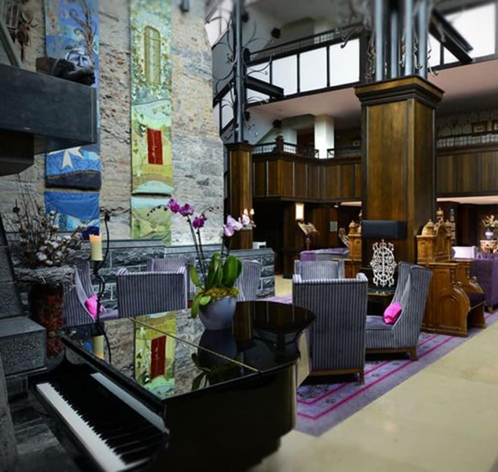 Hotel Clontarf Castle 4*