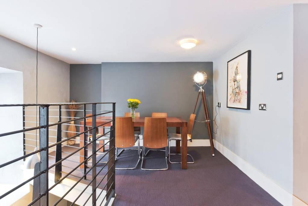 Beautiful, Large 4 Bedroom City Centre Townhouse Appartement Dublin