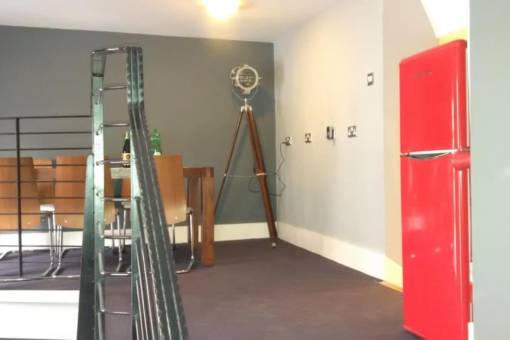 Beautiful, Large 4 Bedroom City Centre Townhouse Appartement *