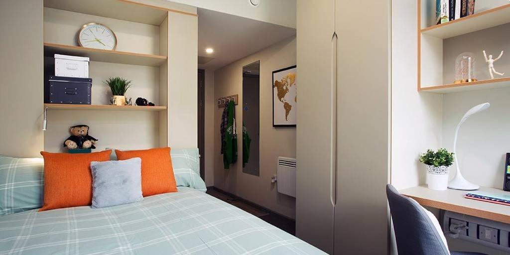 Apartment Living Chic Private Ensuite In *