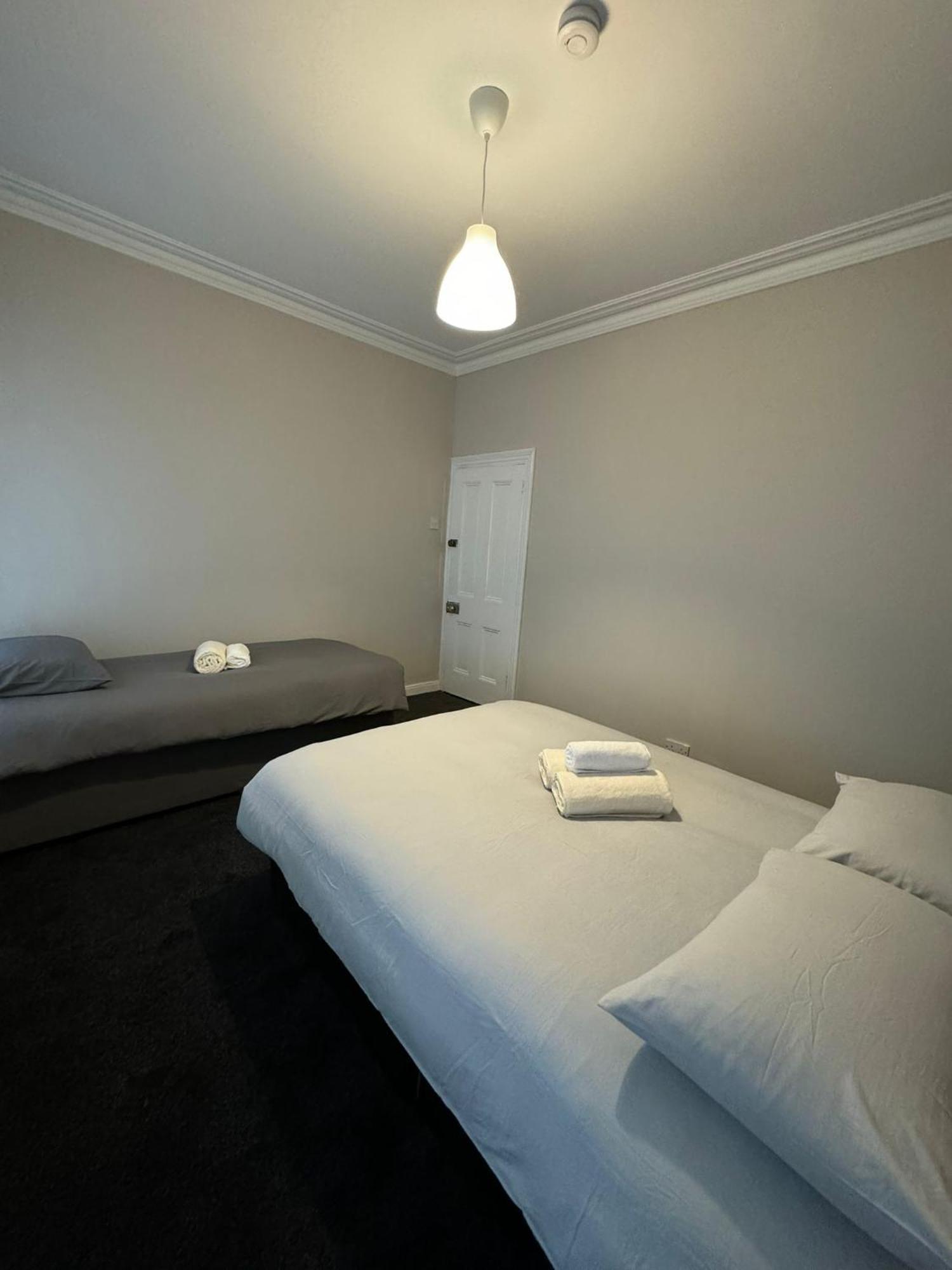 Superb Triple Room Near Croke Park - 4 Guest house