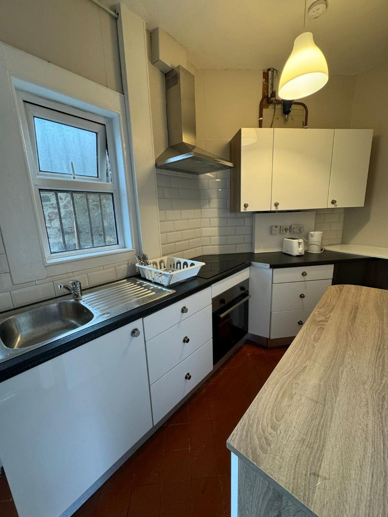 Superb Triple Room Near Croke Park - 4 Guest house *