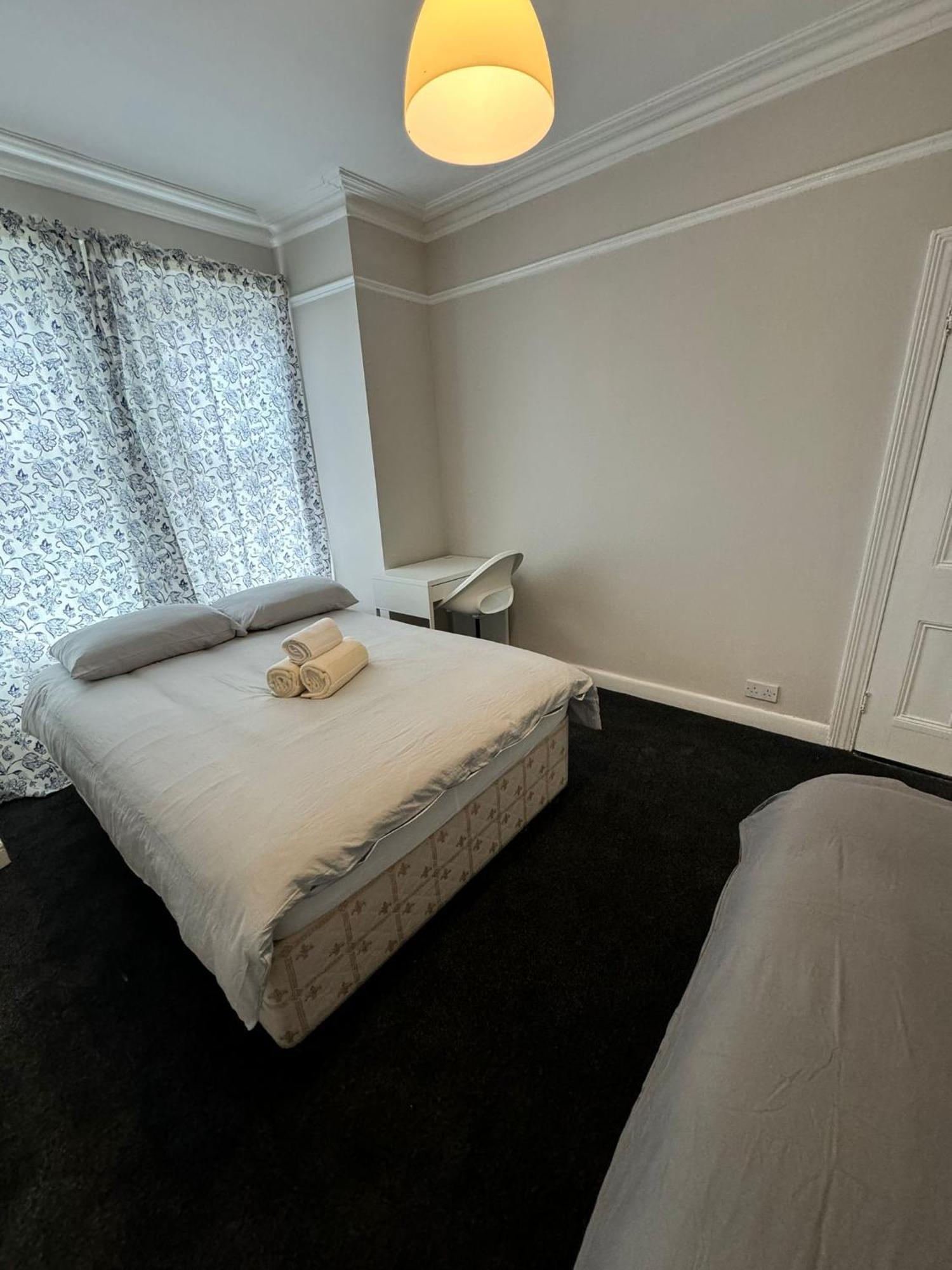 Guest house Superb Triple Room Near Croke Park - 4
