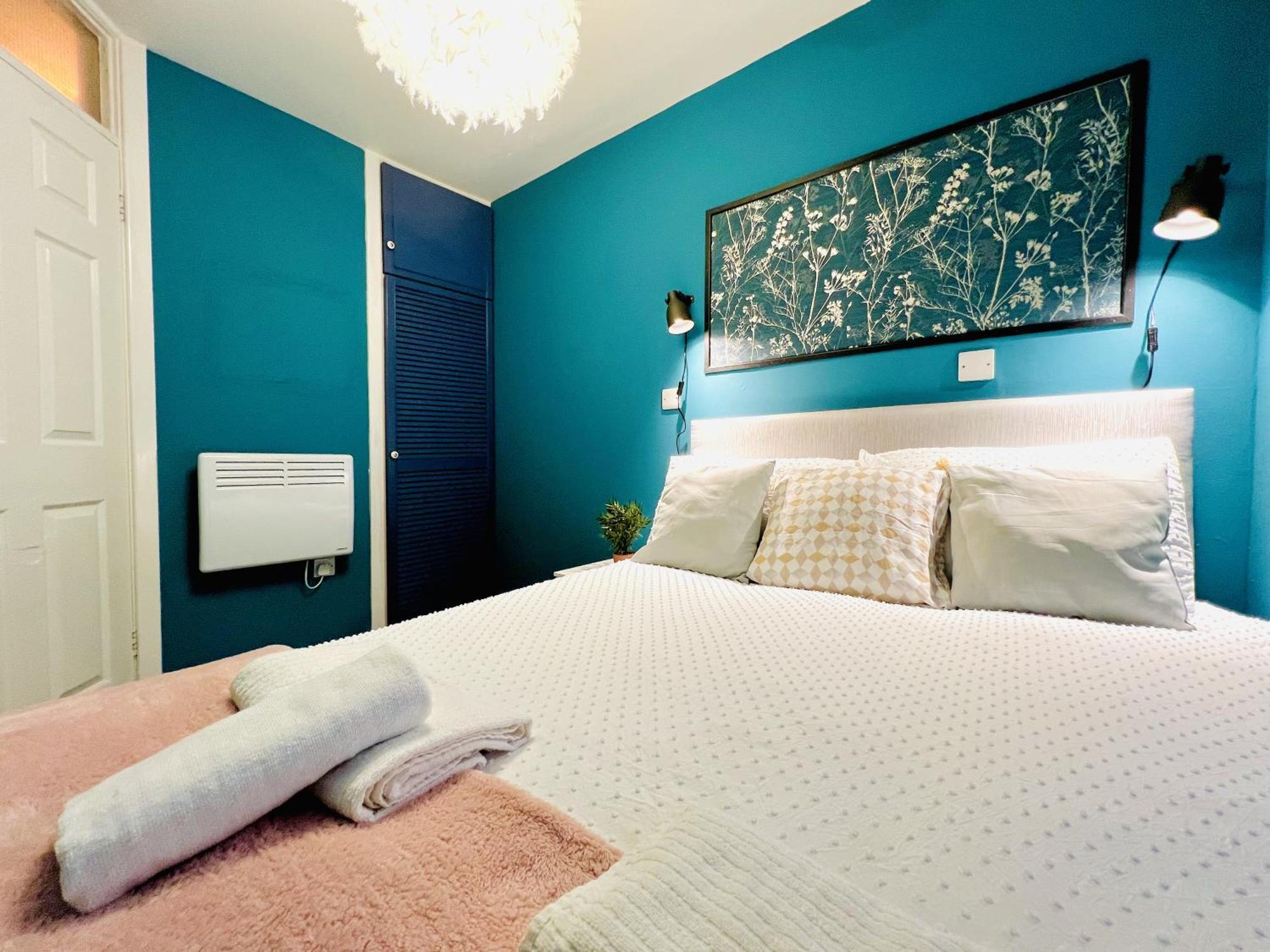 Service Apartment *