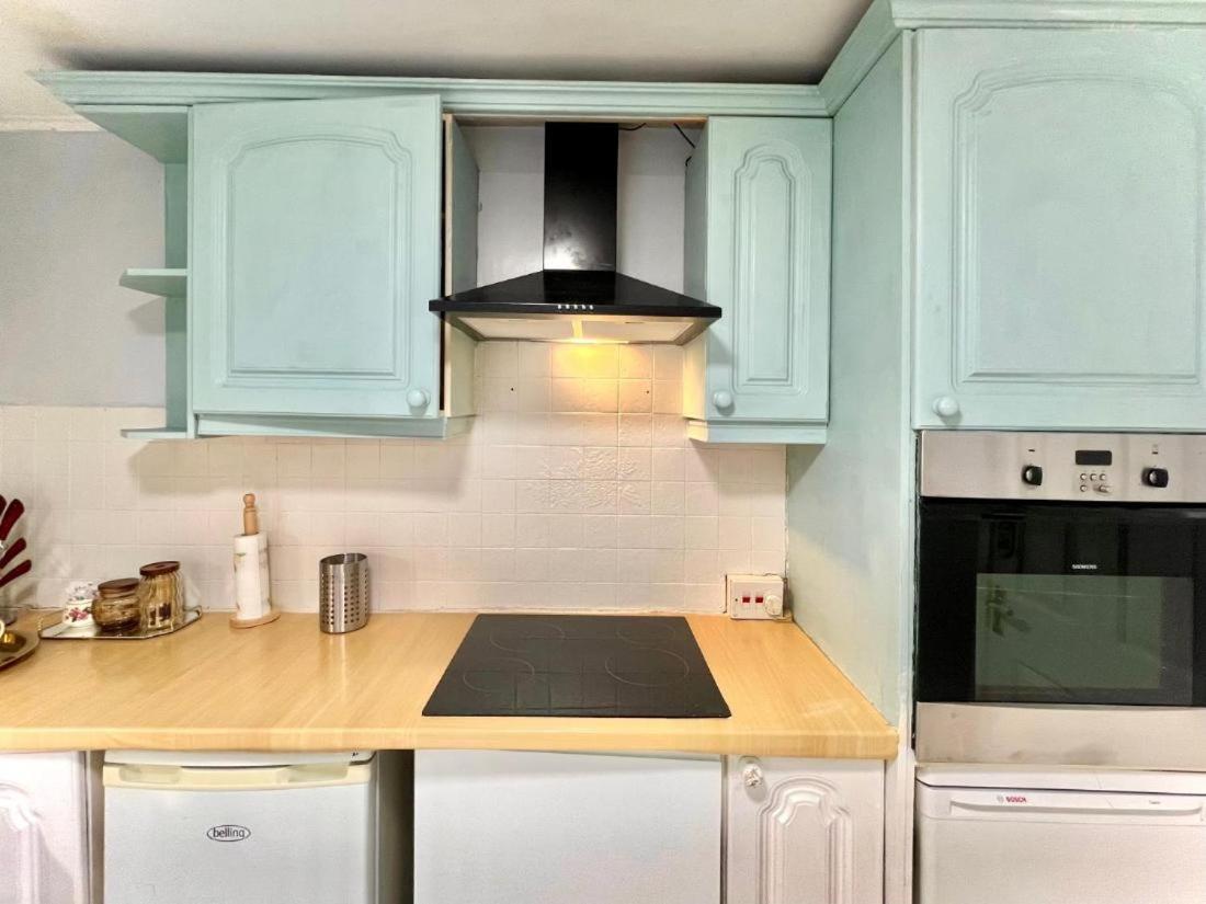 In House - 1-spacious Modern Duplex 2b2b Guest house