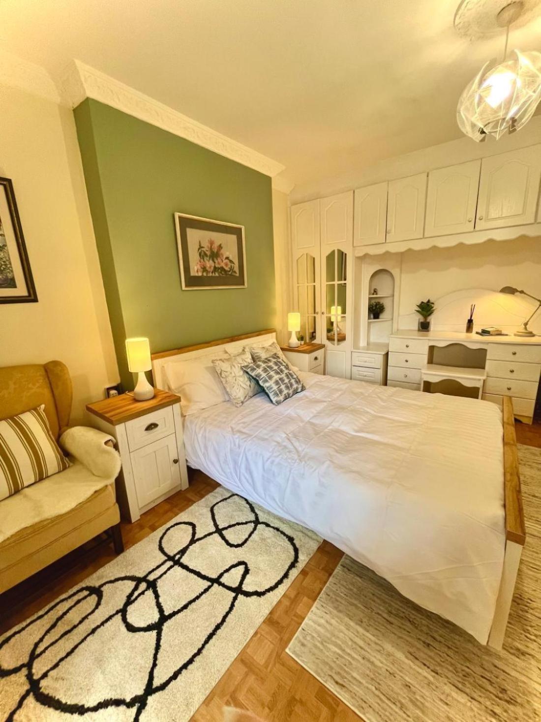 In House - 1-spacious Modern Duplex 2b2b Guest house Dublin