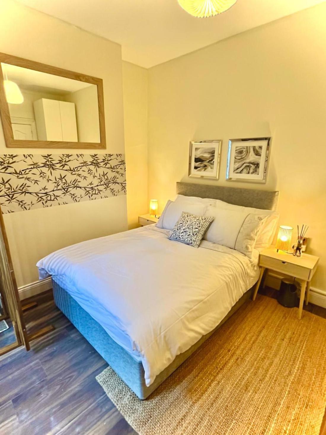 In House - 1-spacious Modern Duplex 2b2b Guest house