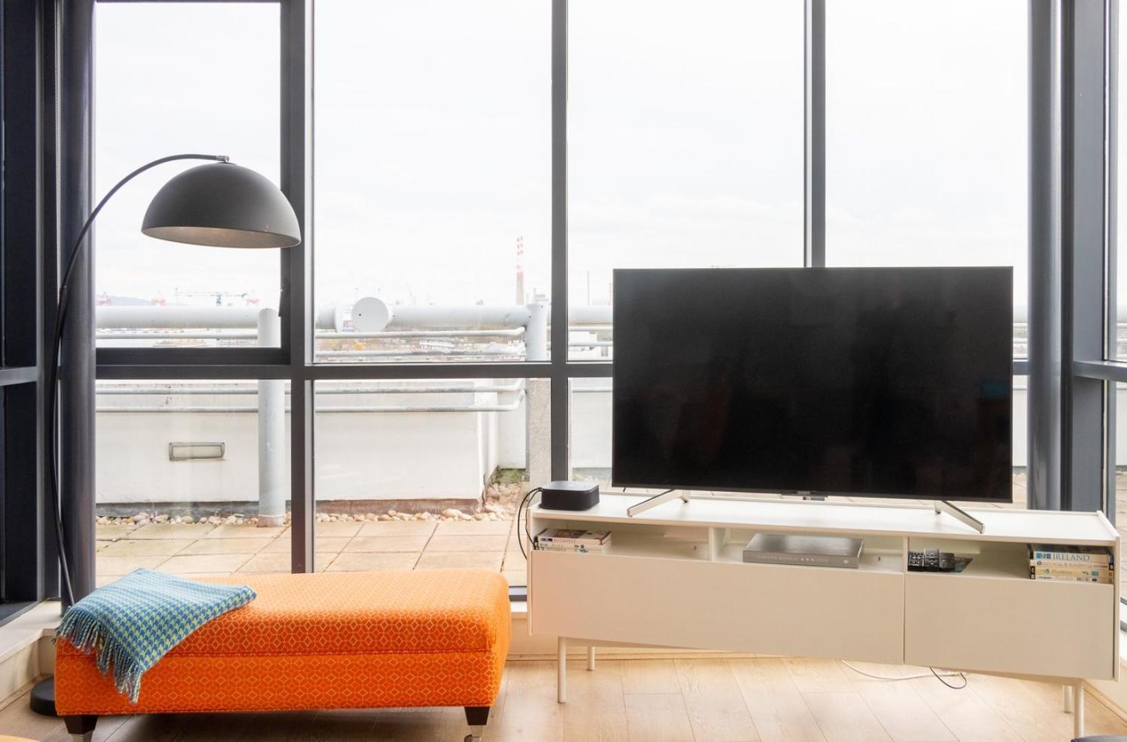 Guestready - Enchanting Views From Millenium Tower Apartment *