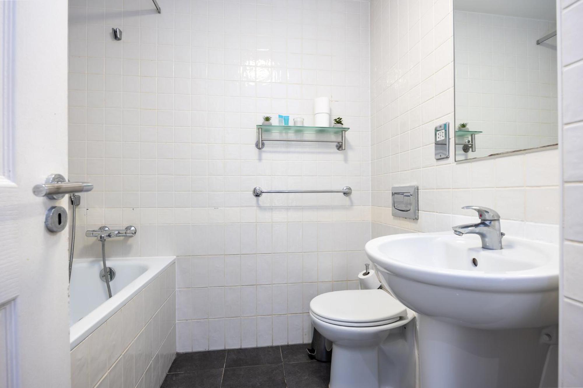Contemporary 2br Flat In Dublin's Cultural Hub Apartment Dublin
