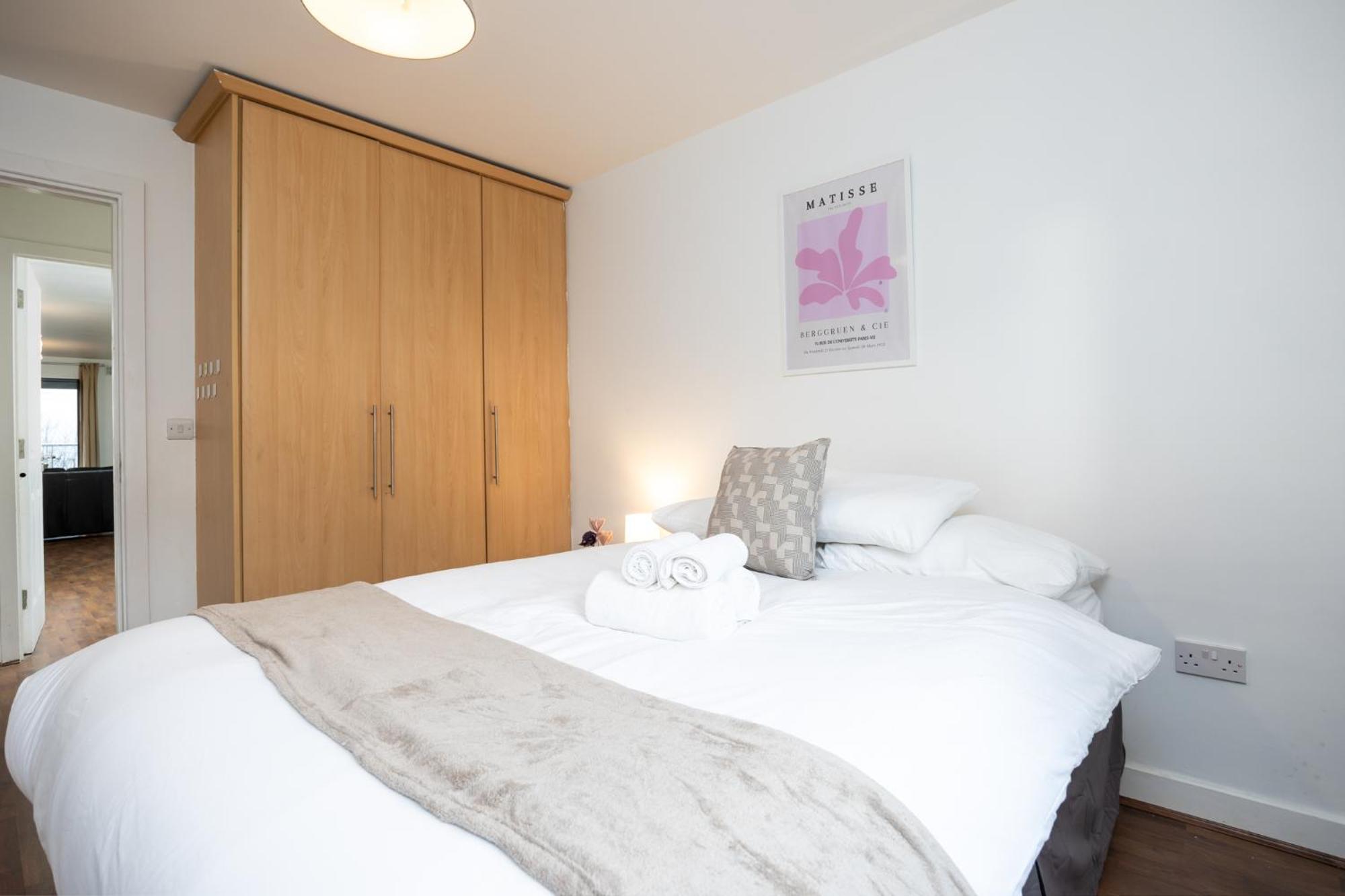 Contemporary 2br Flat In Dublin's Cultural Hub Apartment